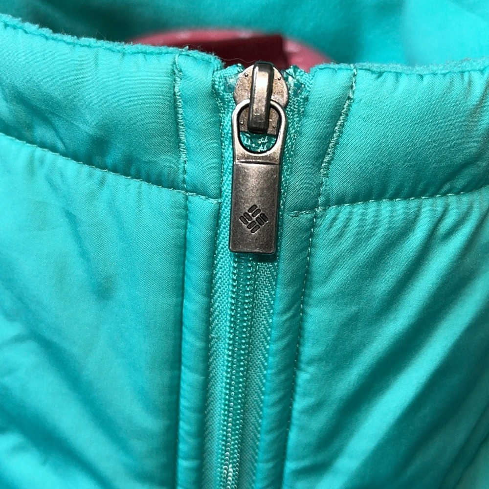 Columbia  Vest  Full zip front  3 pockets turtleneck  mint green quilted  size S - Picture 2 of 15